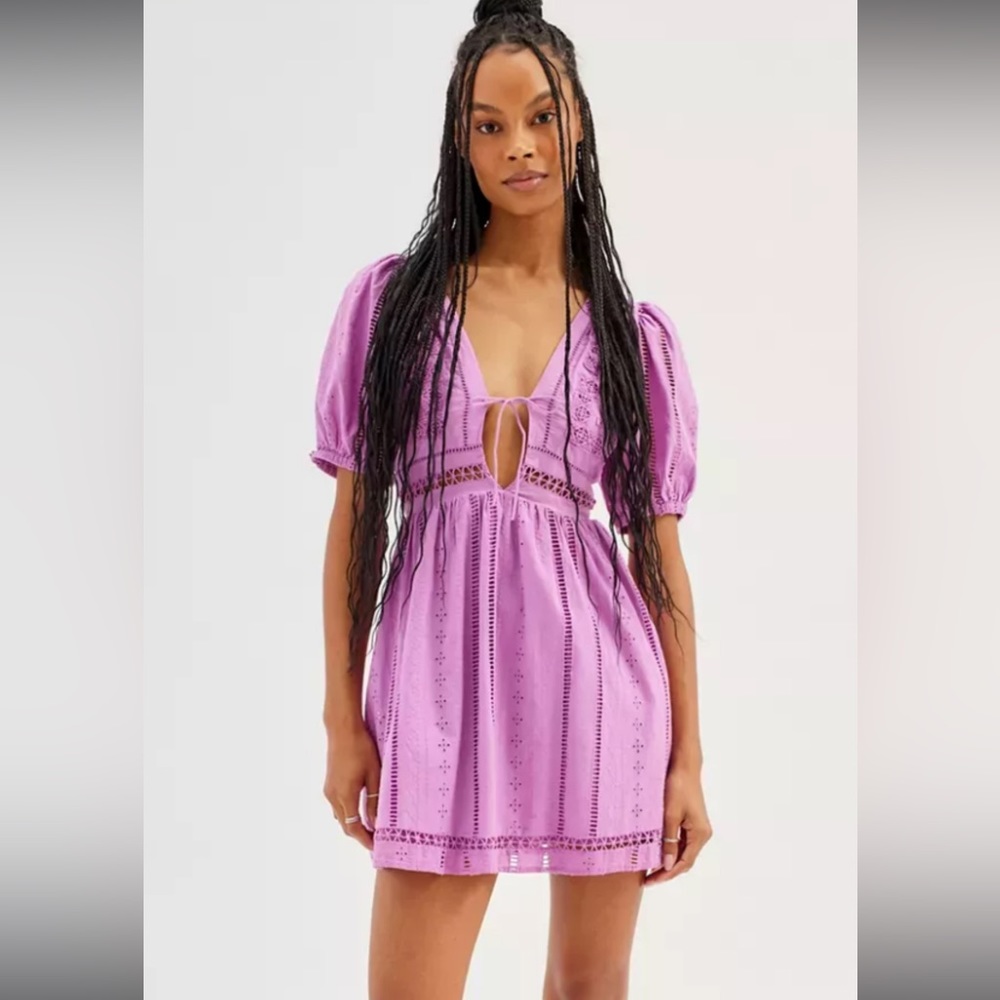 URBAN OUTFITTERS MARLA EYELET PUFF SLEEVE MINI DRESS IN PINK